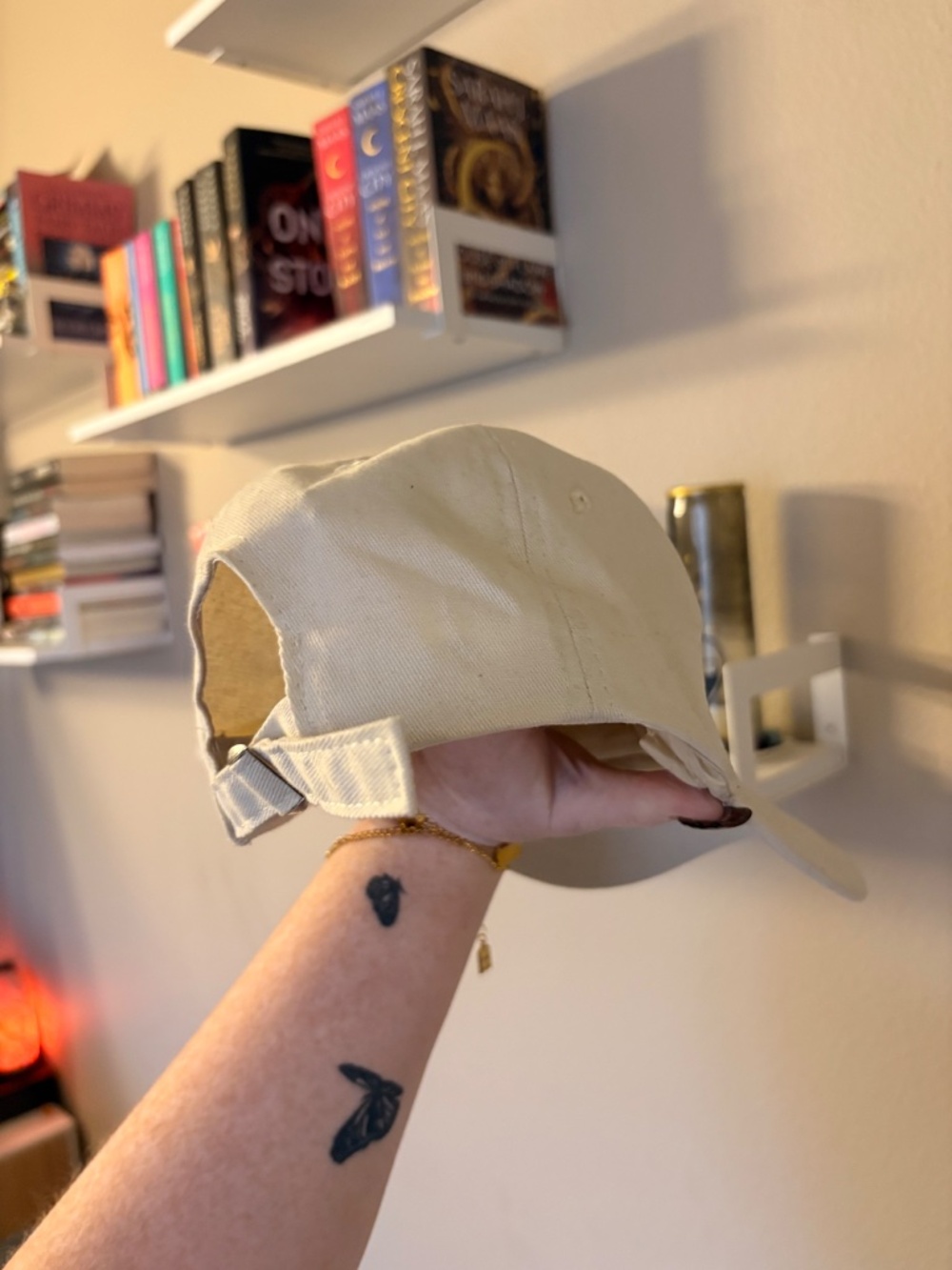 LA hat - Picture 2 of 2
